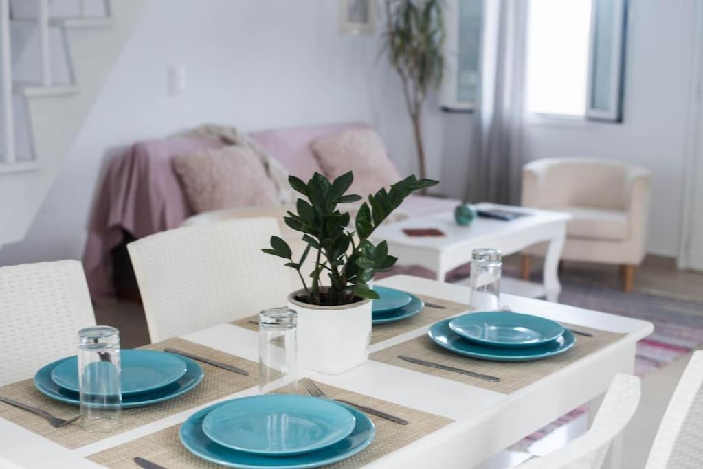 White Wave Villa, 3Min Walk From Beach Kamari  Exterior photo