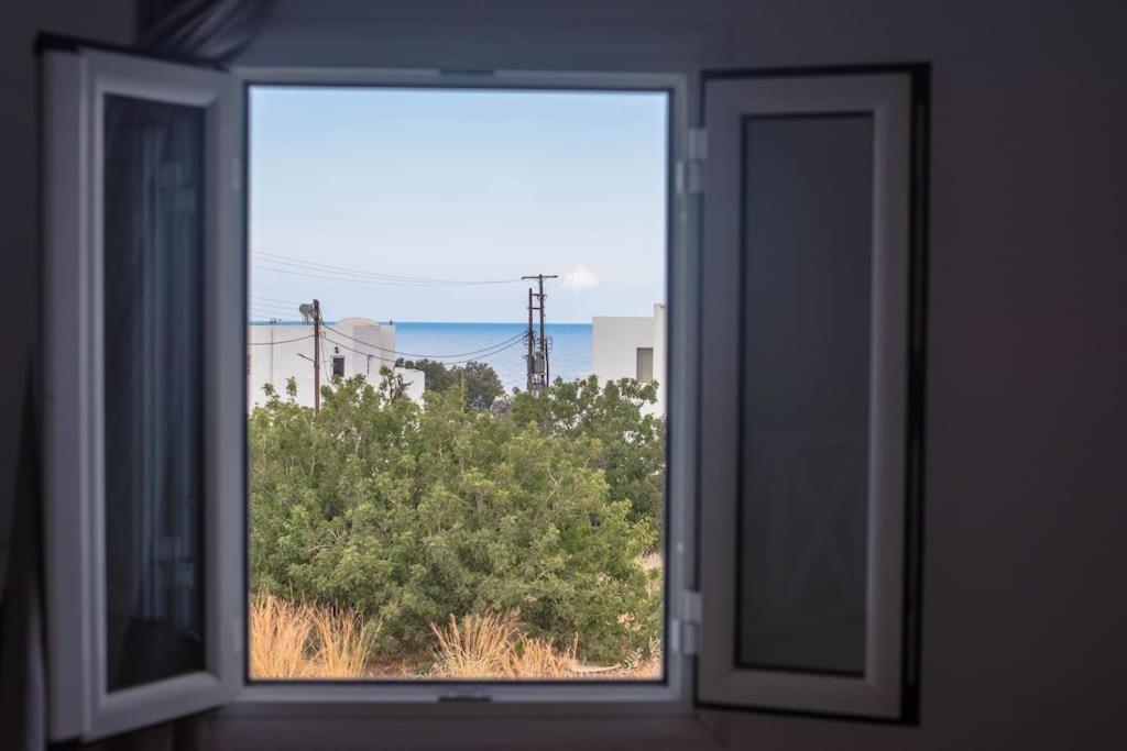 White Wave Villa, 3Min Walk From Beach Kamari  Exterior photo